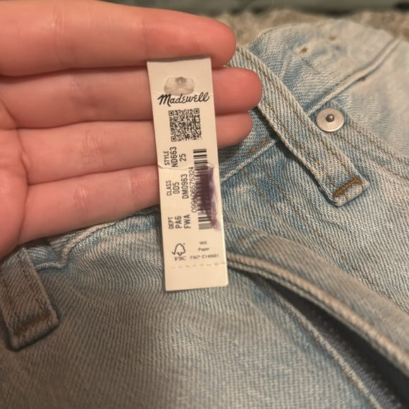 Madewell NWT “Momjean Short Short in Fitzgerald Wash” - Picture 5 of 5